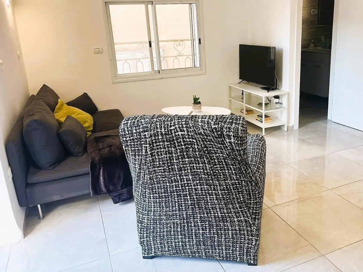 A Cozy 2Bdrm Home In Wadi-Nisnas Haifa 0*,  Israel