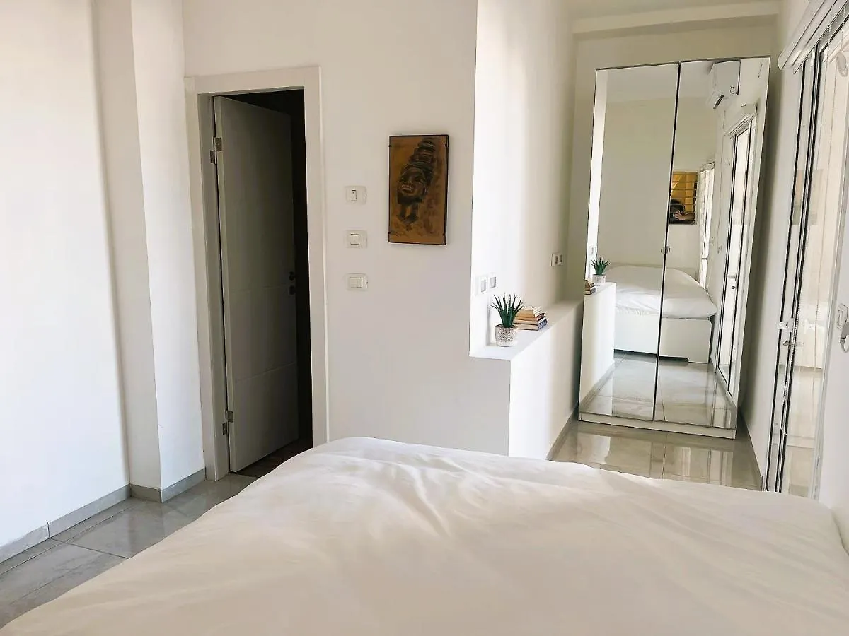 Lägenhet A Cozy 2Bdrm Home In Wadi-Nisnas Haifa Israel